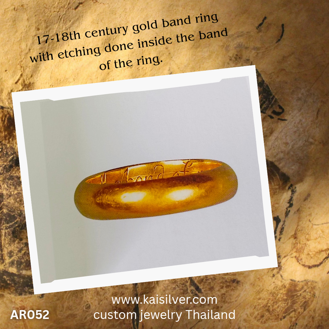 antique gold band ring with engraving